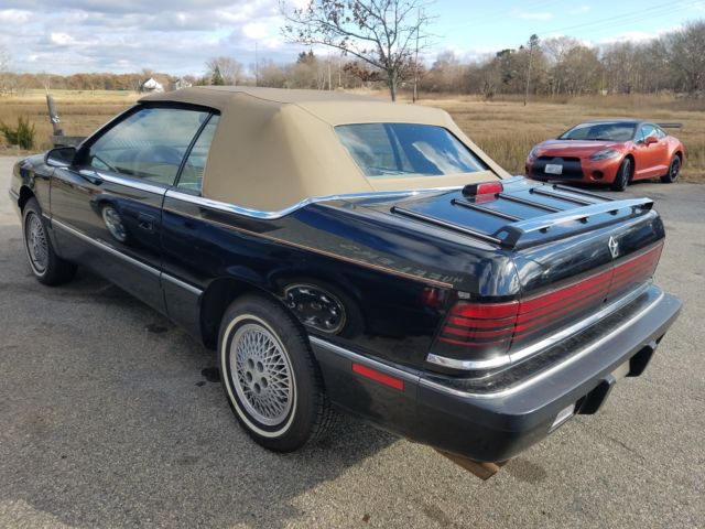 1990 Chrysler LeBaron Convertible - photo 3