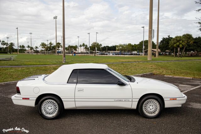1990 Chrysler LeBaron GTC Turbo, Limited - photo 4