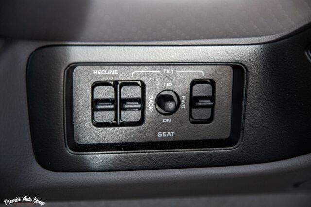 1990 Chrysler LeBaron GTC Turbo, Limited - photo 9