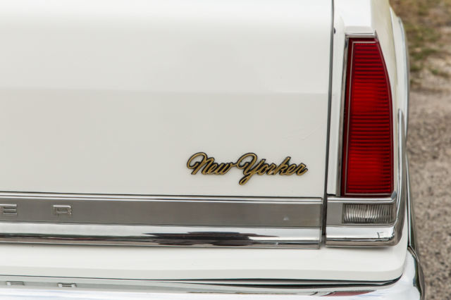 1990 Chrysler New Yorker Fifth Avenue - photo 7