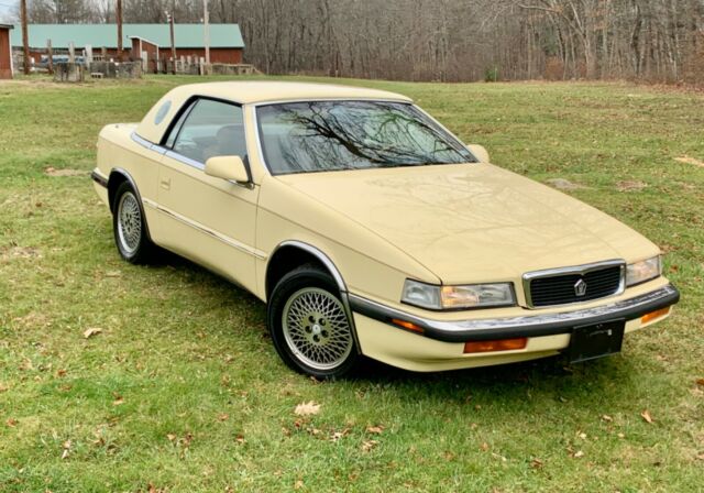 1990 Chrysler Levante - photo 2