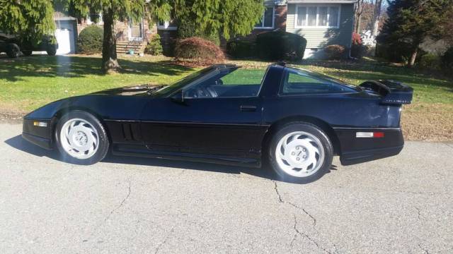 1990 Chevrolet Corvette - photo 2