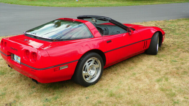 1990 CORVETTE ZR-1 "King of the Hill" 1990 Chevrolet Corvette ZR-1