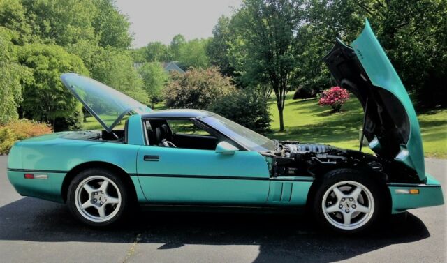 1990 Chevrolet Corvette - photo 2