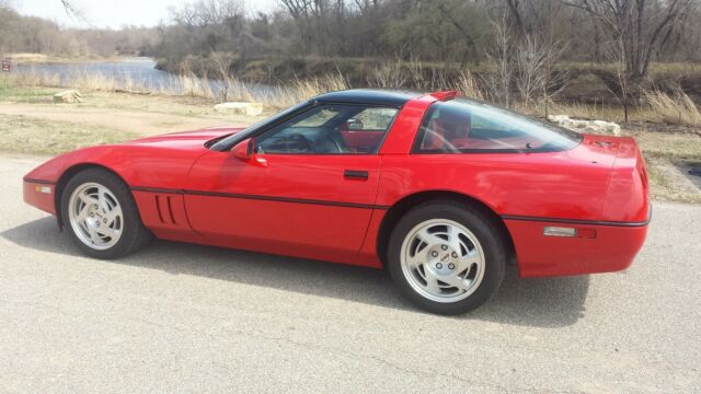 1990 Chevrolet Corvette ZR-1 - photo 3