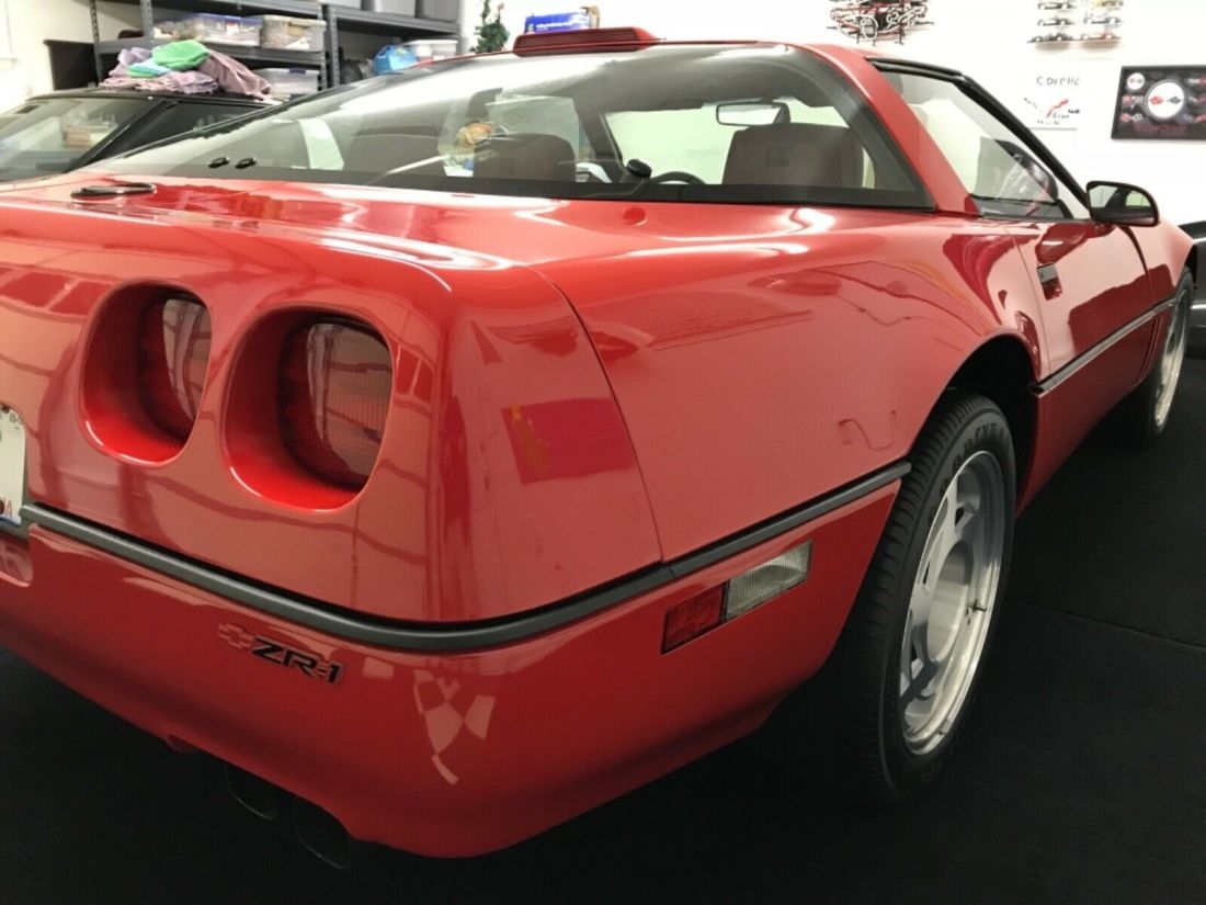 1990 Chevrolet Corvette ZR-1 - photo 3