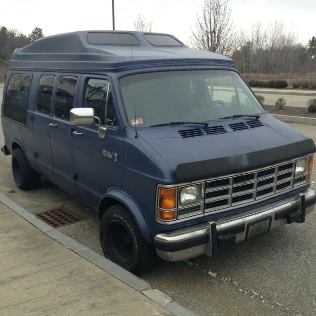 1990 Dodge B250 - photo 2