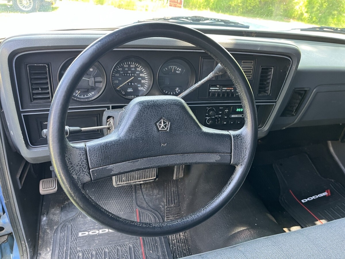 1990 Dodge Ram 1500 D150 - photo 12