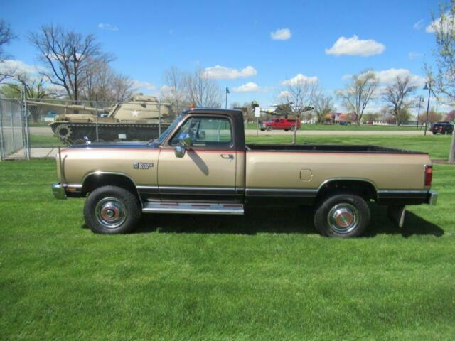 1990 Dodge Ram 2500 LE - 4X4 CUMMINS - photo 2