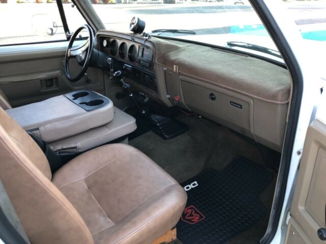 1990 Dodge Ram 2500 - photo 8