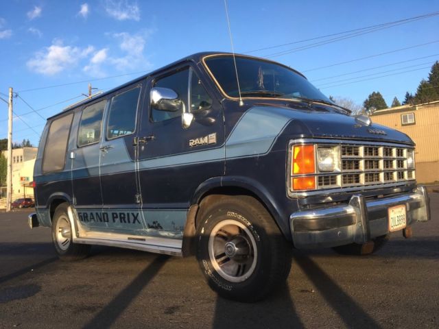 1990 Dodge Ram Van - photo 2