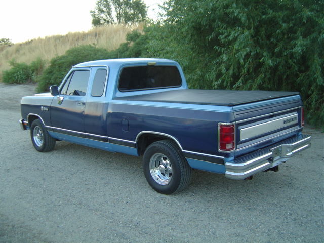 1990 Dodge Other Pickups Ram LE Shortbed Club Cab - photo 2