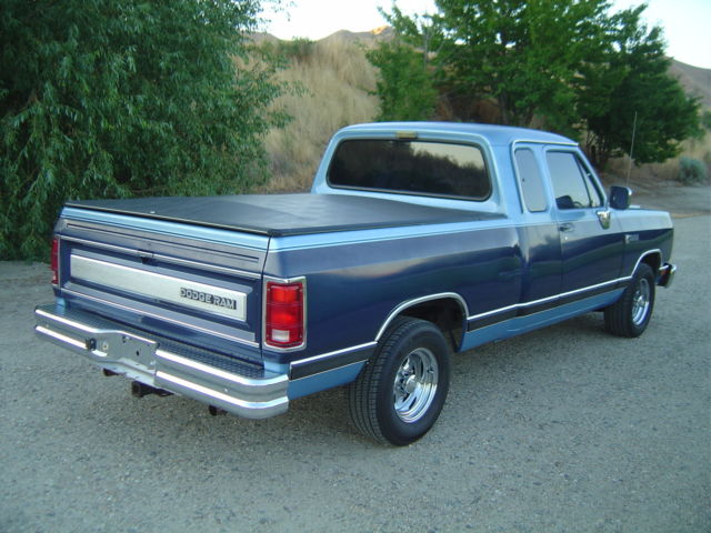 1990 Dodge Other Pickups Ram LE Shortbed Club Cab - photo 3