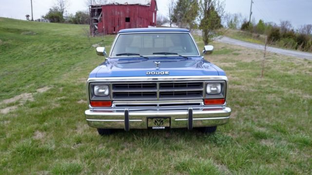 1990 DODGE RAM LE D250 ONLY 17,000 MILES SECOND OWNER RARE FIND 1990 Dodge Other Pickups LE