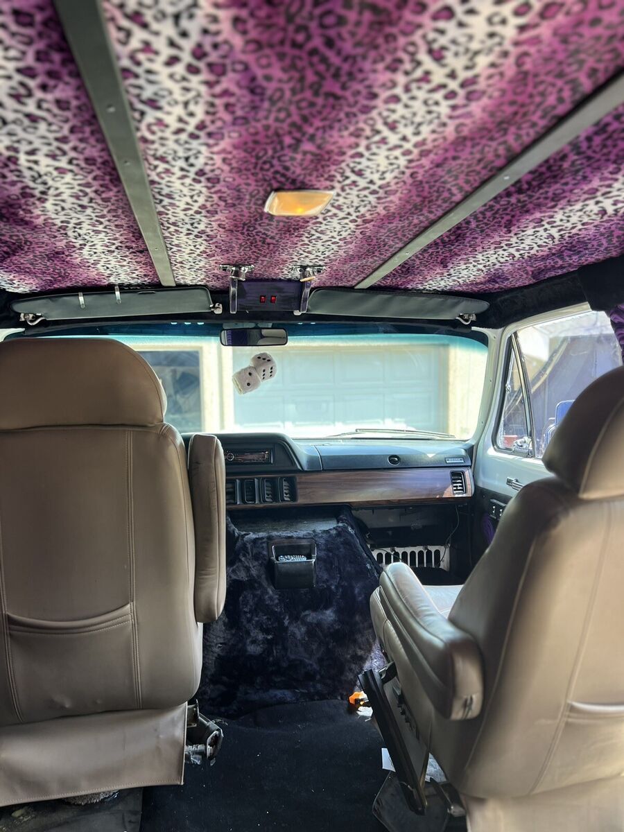 1990 Dodge Ram Van B250 - photo 11
