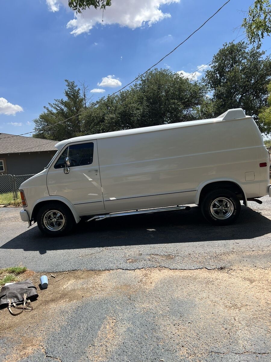 1990 Dodge Ram Van B250 - photo 2