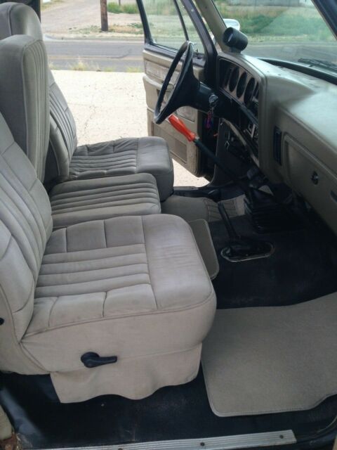 1990 Dodge Ram 2500 - photo 9