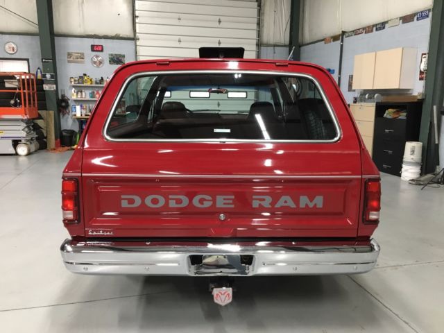 1990 Dodge Ramcharger 150 - photo 2