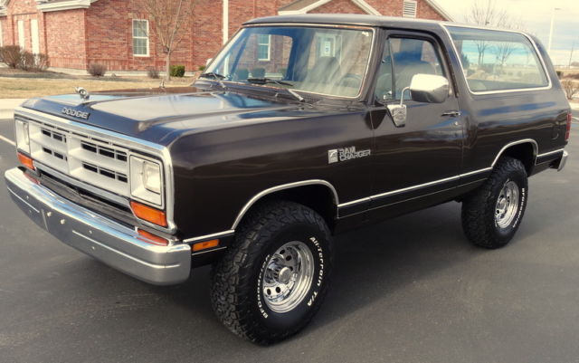 1990 Dodge RamCharger 4x4. 70,000 original miles. Automatic, A/C. Must See 1990 Dodge Ramcharger