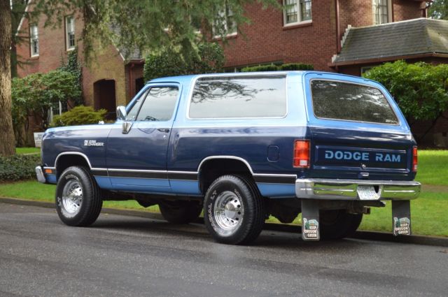 1990 Dodge Ramcharger Full Size SUV - photo 3