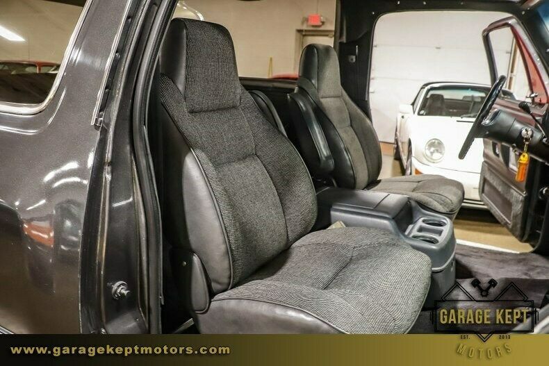 1990 Dodge Ramcharger AW-100 - photo 10