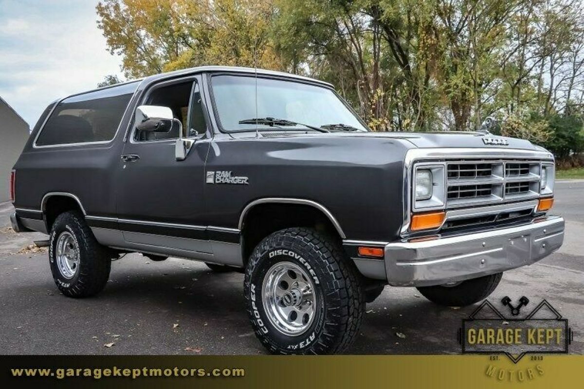 1990 Dodge Ramcharger AW-100 - photo 4
