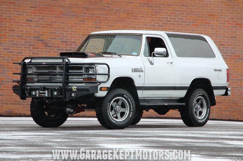 1990 Dodge Ramcharger LE White SUV 408 V8 146396 Miles 1990 Dodge Ramcharger LE