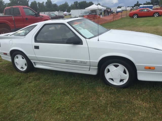 1990 Dodge Daytona - photo 2