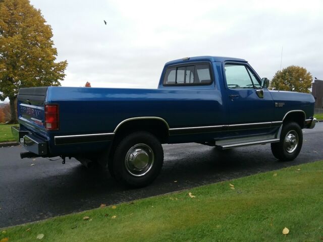 1990 Dodge Ram 2500 - photo 4
