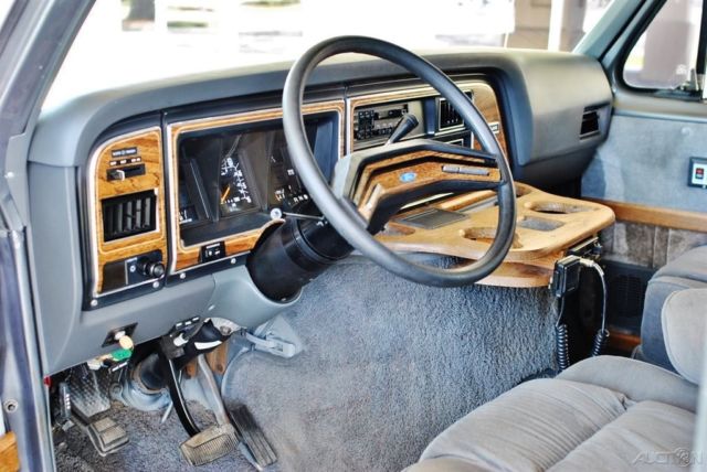 1990 Ford Econoline Conversion Van Stunning Low Miles - photo 6