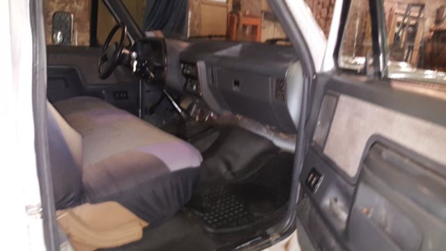 1990 Ford F-450 - photo 7