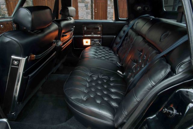 1990 Cadillac Brougham 4 Door Sedan - photo 4