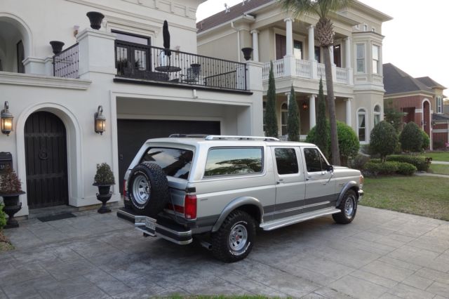 1990 Ford Bronco limited - photo 3