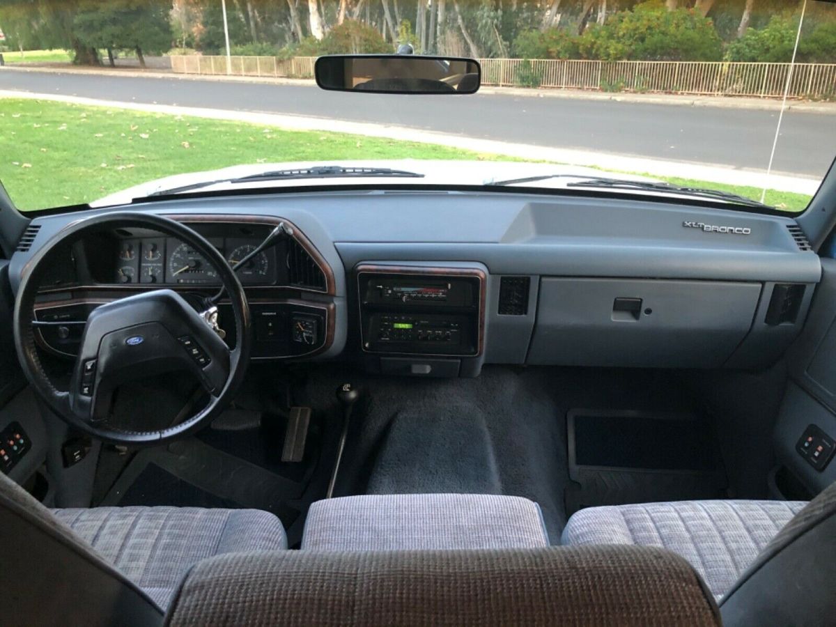 1990 Ford Bronco XLT - photo 10