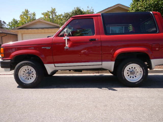 1990 Ford Bronco II ii XL Sport Utility 2-Door 2.9L 4x4 AOD w/pushbutton 4x4 1990 Ford Bronco II XL Sport Utility 2-Door
