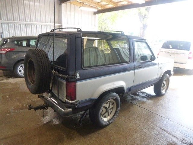1990 Ford Bronco XLT 4WD - photo 4