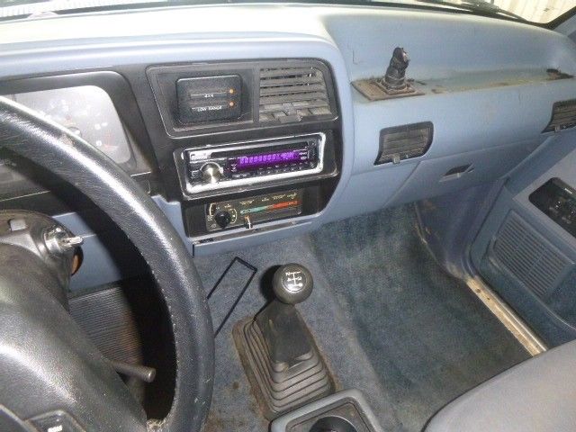 1990 Ford Bronco XLT 4WD - photo 9