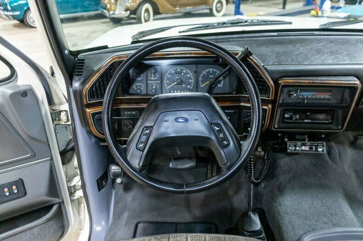 1990 Ford Bronco XLT - photo 12