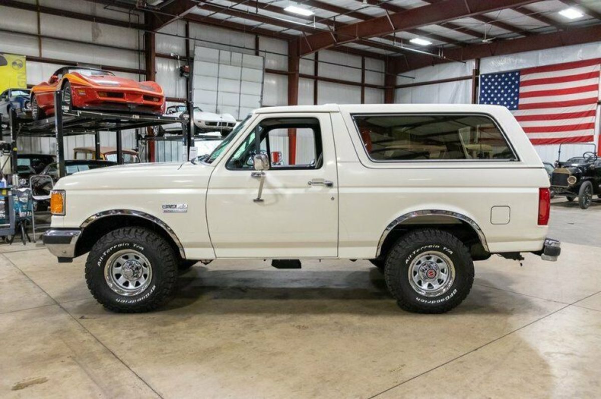 1990 Ford Bronco XLT - photo 2