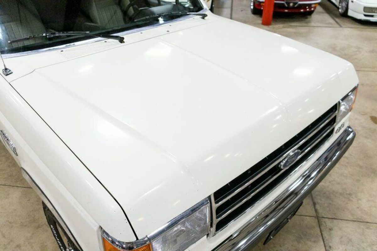 1990 Ford Bronco XLT - photo 9