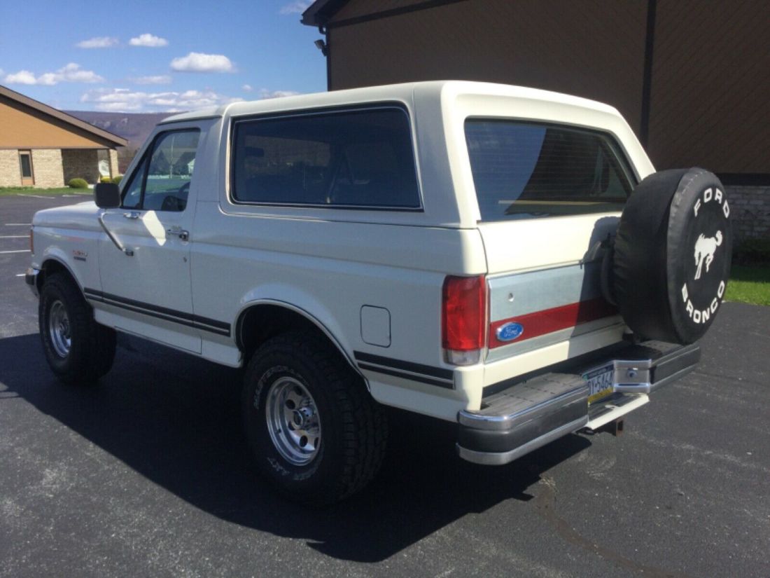 1990 Ford Bronco XLT - photo 2