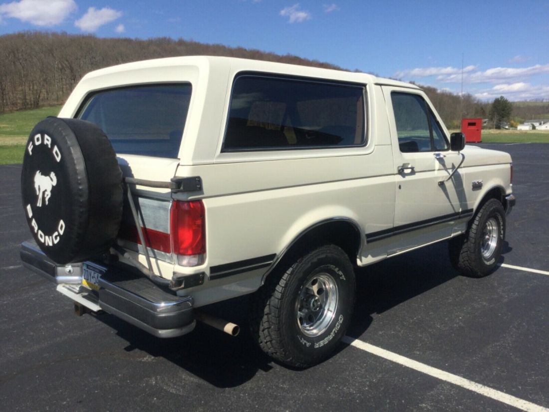 1990 Ford Bronco XLT - photo 3