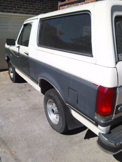 1990 Ford Bronco XLT - photo 2