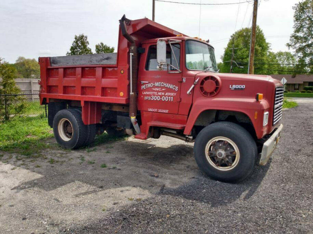 1990 Ford Dump Truck LN8000 34k lb GVW Red 1990 Ford LN8000