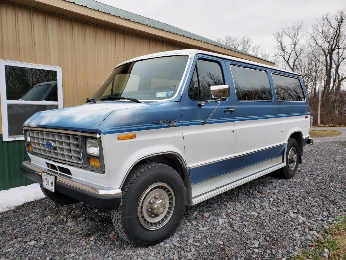 1990 Ford E-250 Econoline Club Wagon Van Blue RWD Automatic E250 1990 Ford E-250 Econoline Club Wagon E250