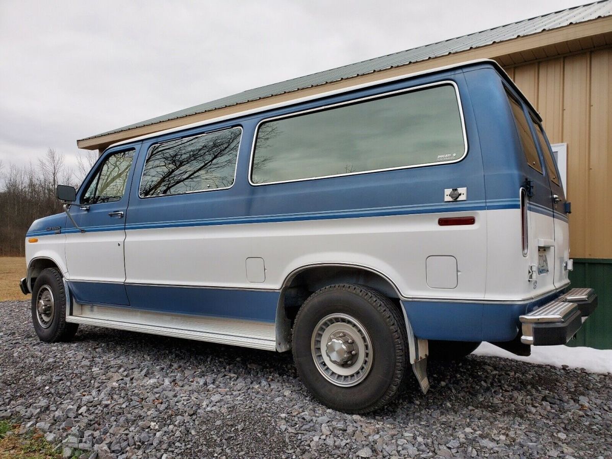 1990 Ford E-250 Econoline Club Wagon E250 - photo 2