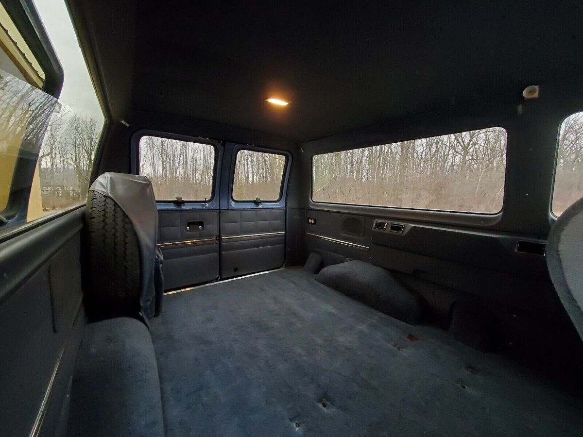 1990 Ford E-250 Econoline Club Wagon E250 - photo 9