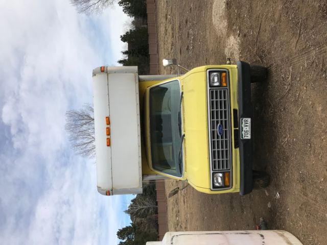 1990 Ford E-Series Van - photo 2