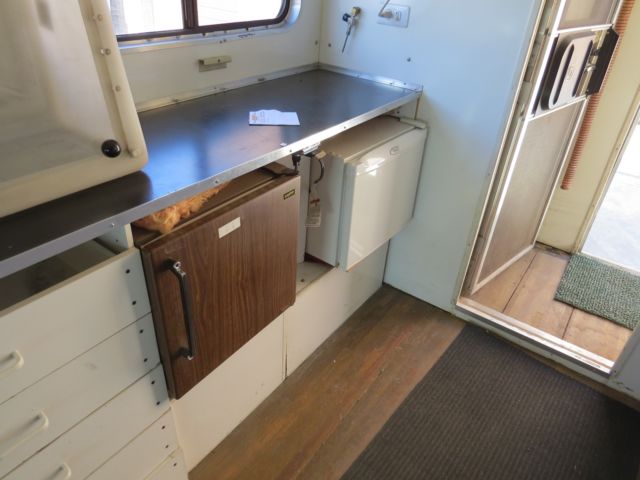 1990 Ford E350 Econoline Box Van - photo 13