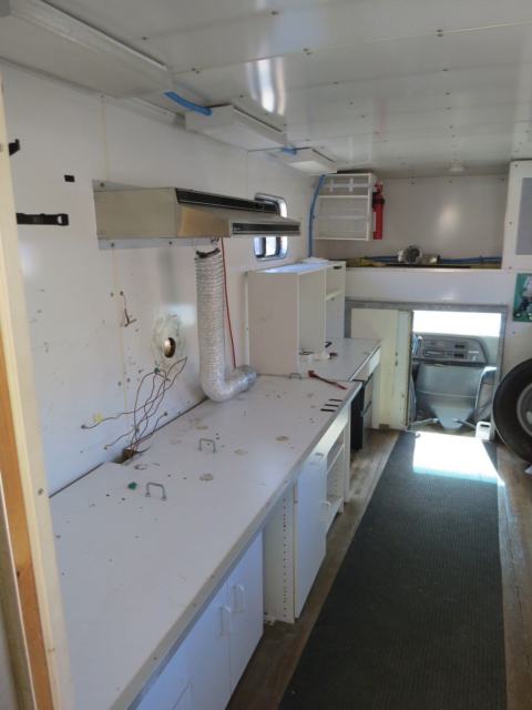 1990 Ford E350 Econoline Box Van - photo 6